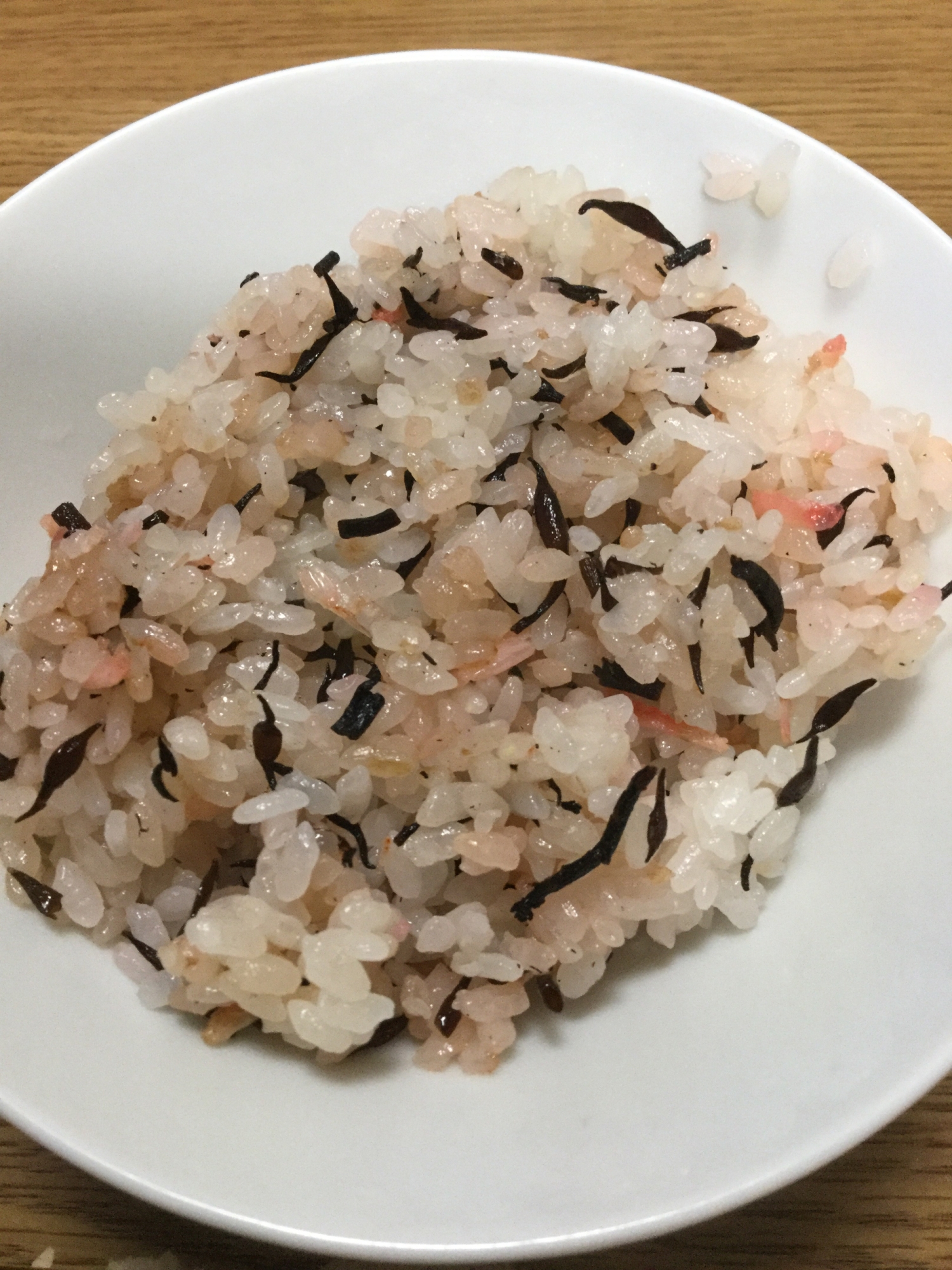 干しエビとひじきの炊き込みご飯