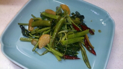 初めて家で空芯菜料理をしましたが、とても美味しかったです♪
ベトナム旅行で食べた味を思い出しました！