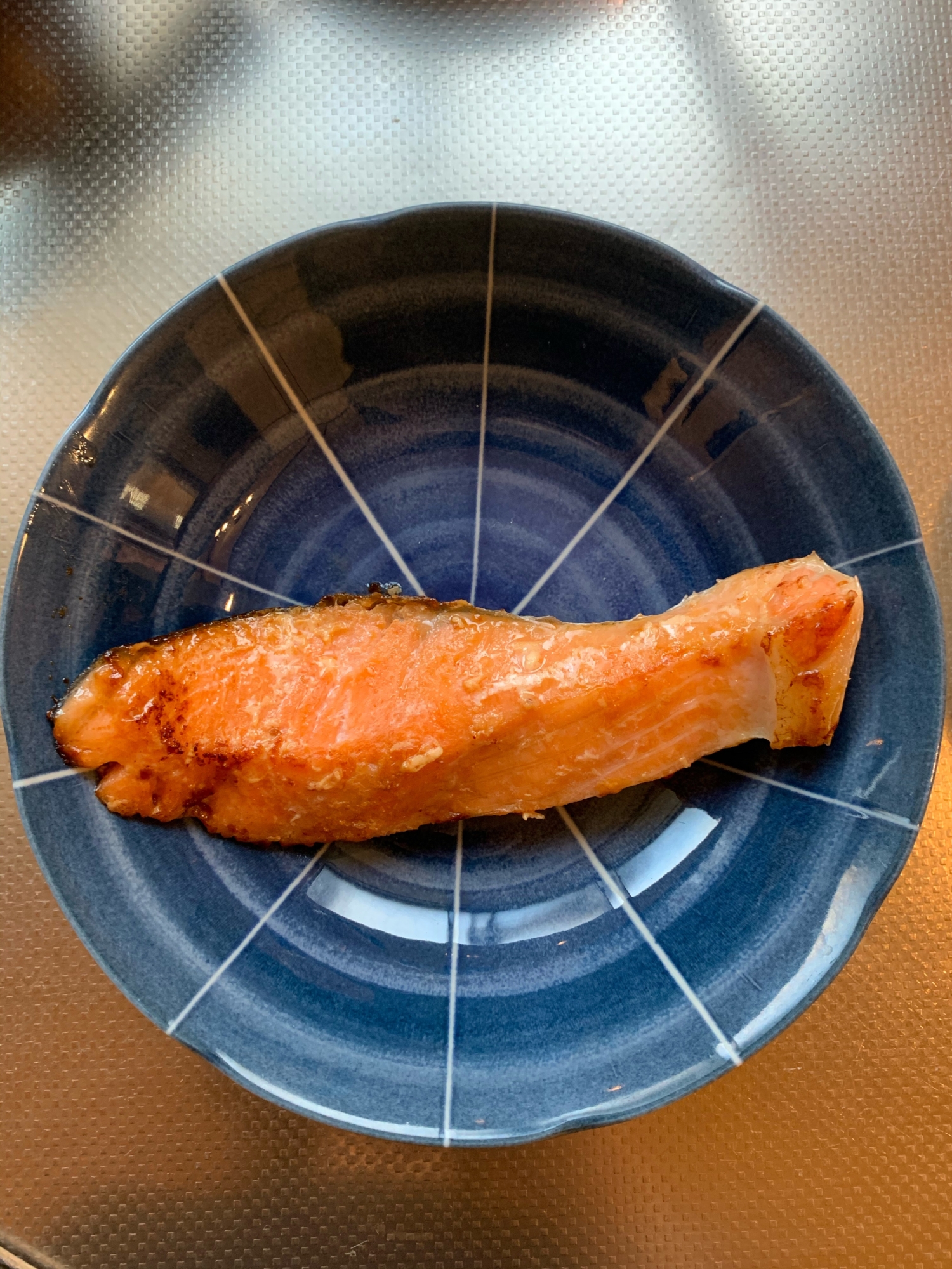 フライパンで 魚焼き用ホイル無しで 焼鮭 レシピ 作り方 By Kiico 楽天レシピ