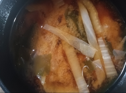 ワカメと大根と白菜の味噌汁