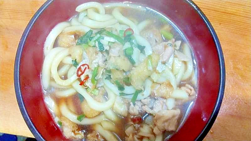 フライパンで煮込みうどん/油揚げ豚こま小ねぎ