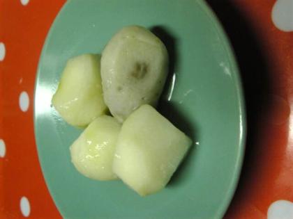 生で皮をむくと手がかゆくなるので里芋は冷凍ばかり使っていましたが、これは便利！つるんとむけて、かゆくならず、大変助かりました(^-^)