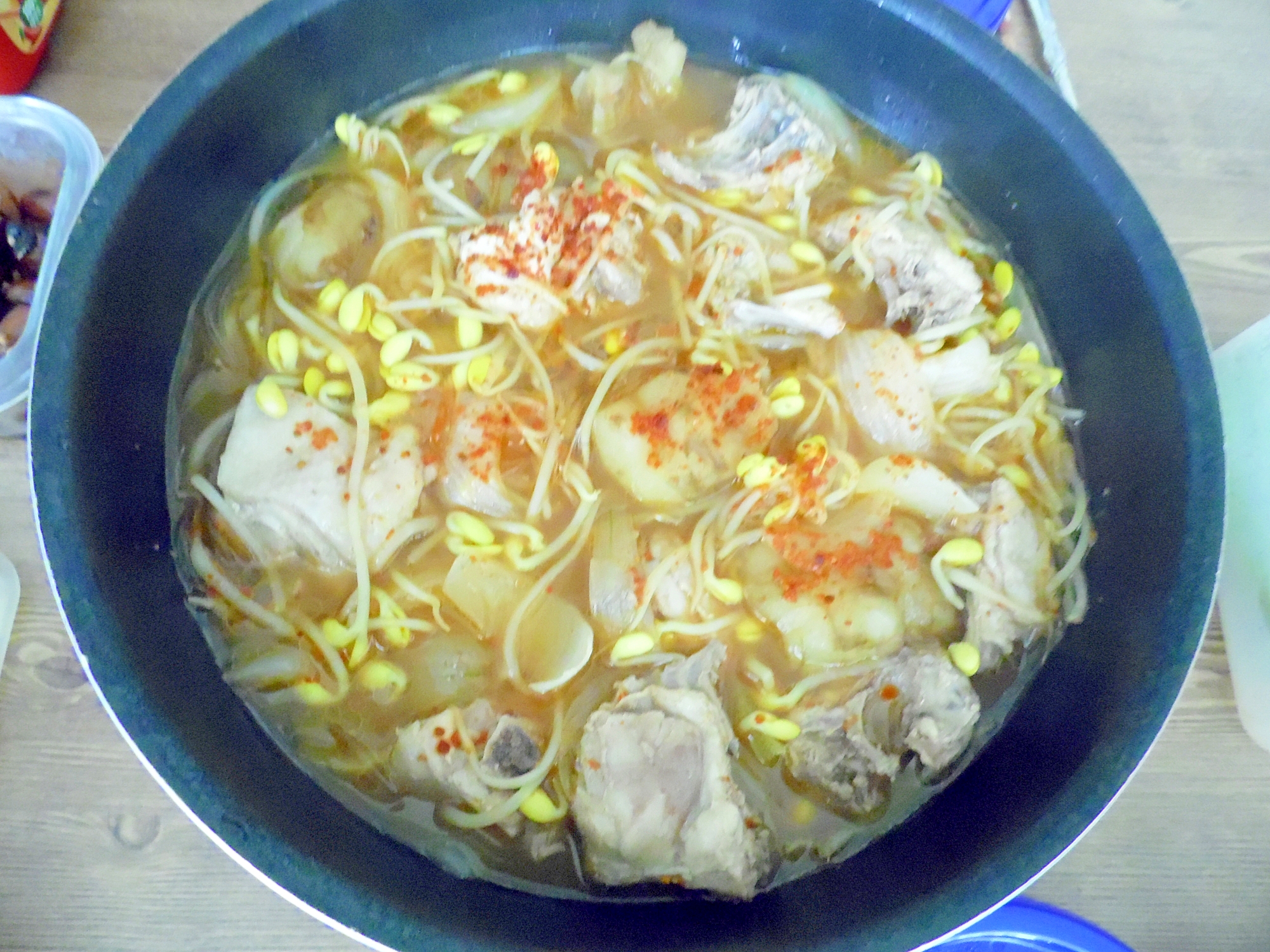 鶏肉と野菜の煮込み料理