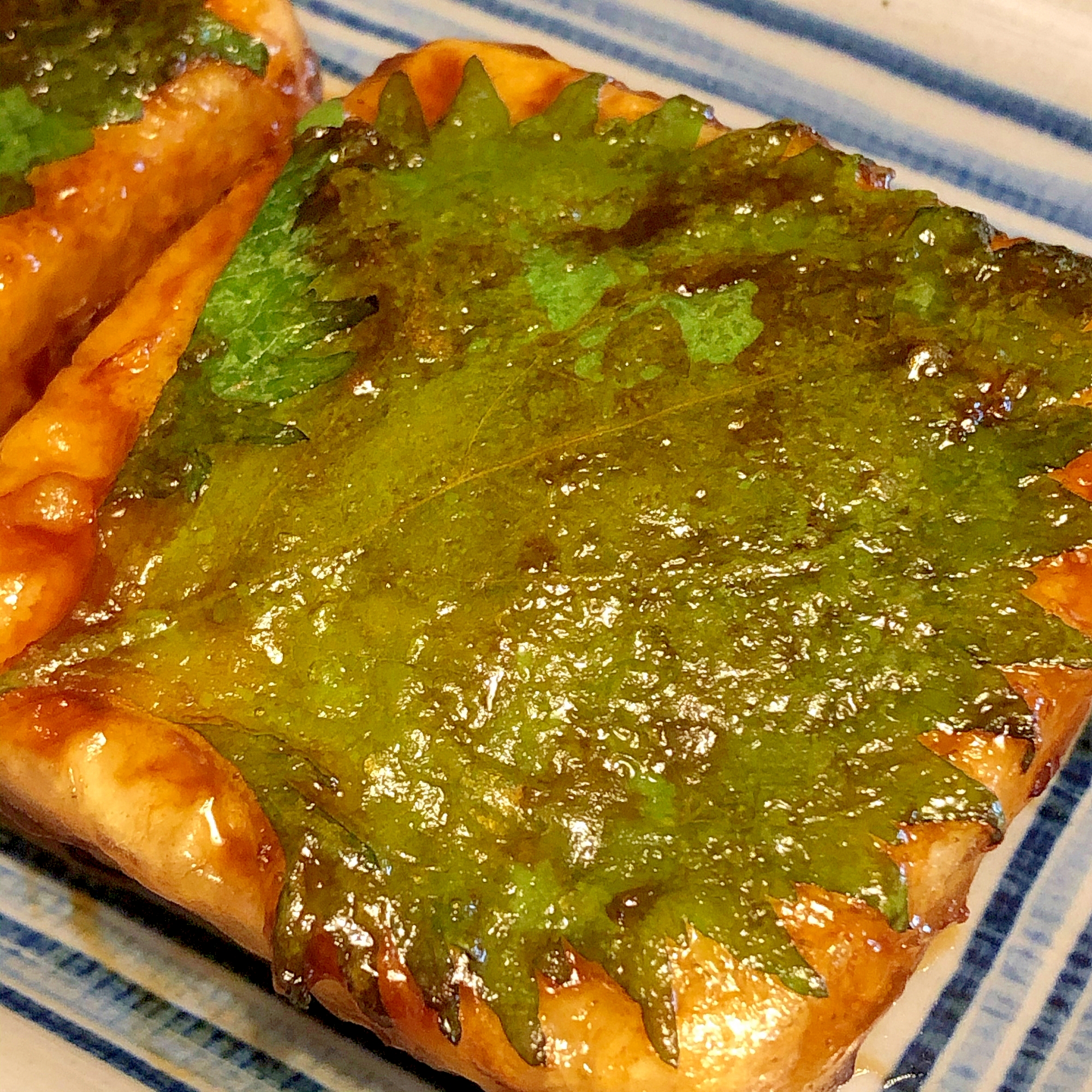 青じそがアクセントに♪冷凍豆腐のステーキ
