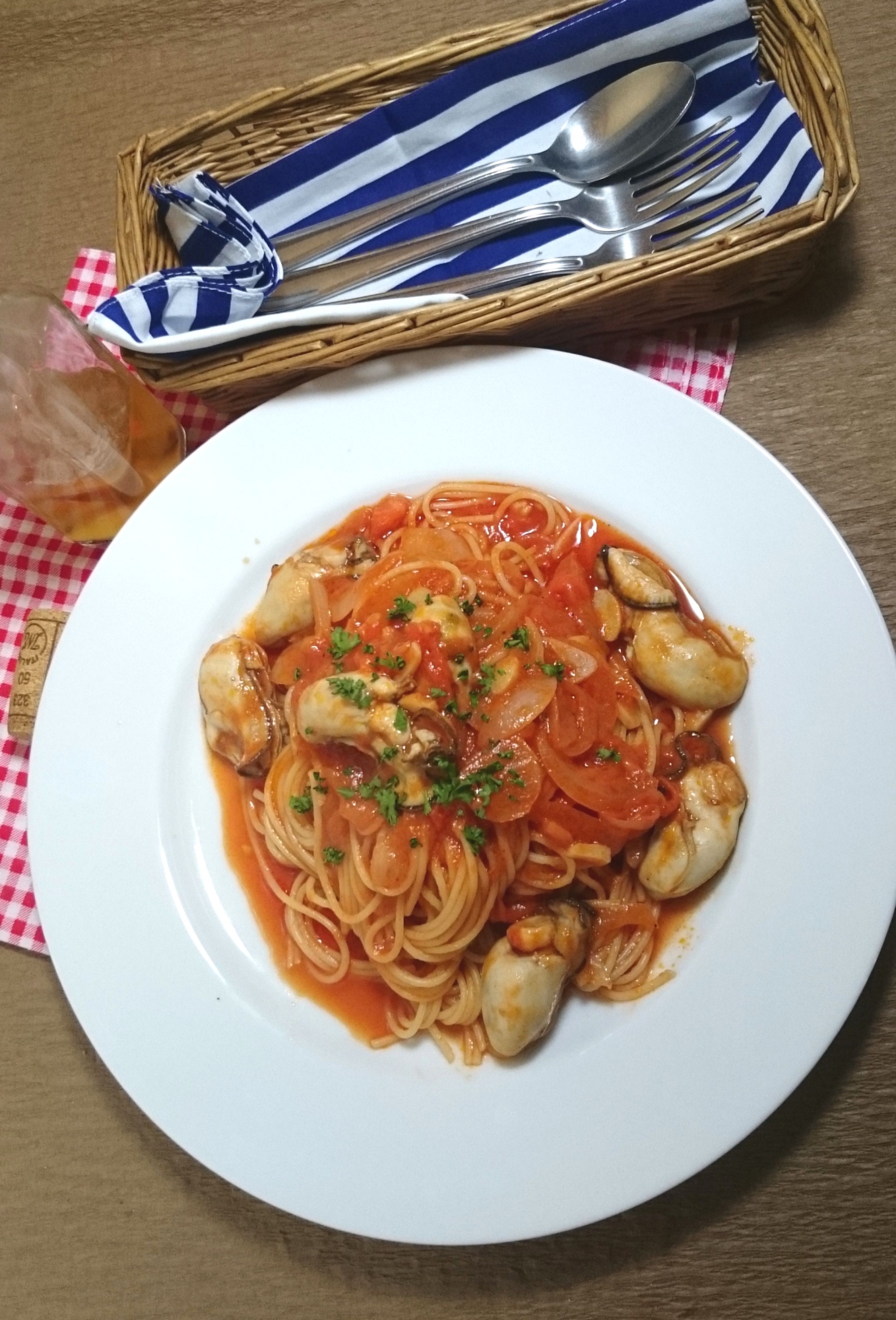 必見！トマトジュースで作る牡蠣のトマトソースパスタ