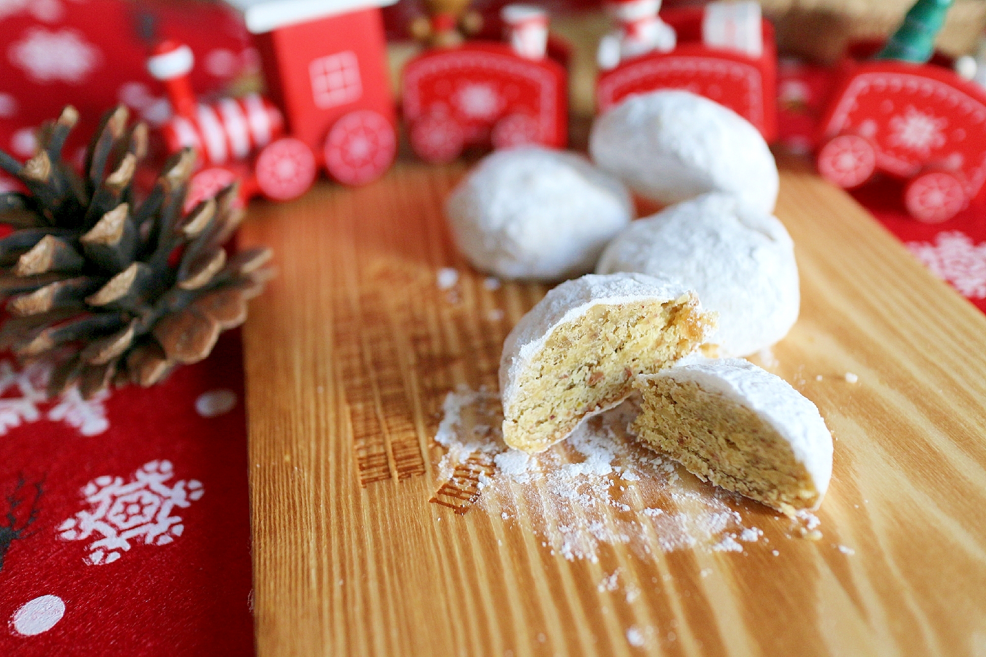 一口サイズのピスタチオシュトーレン