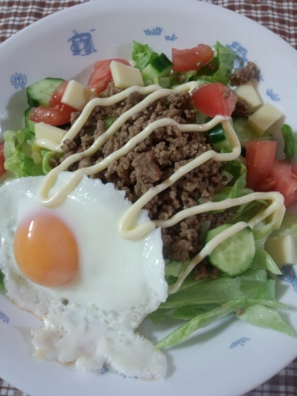 カレーそぼろで☆沖縄料理タコライス