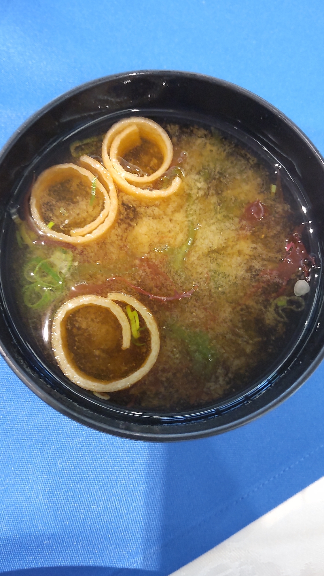 麩、海藻の味噌汁