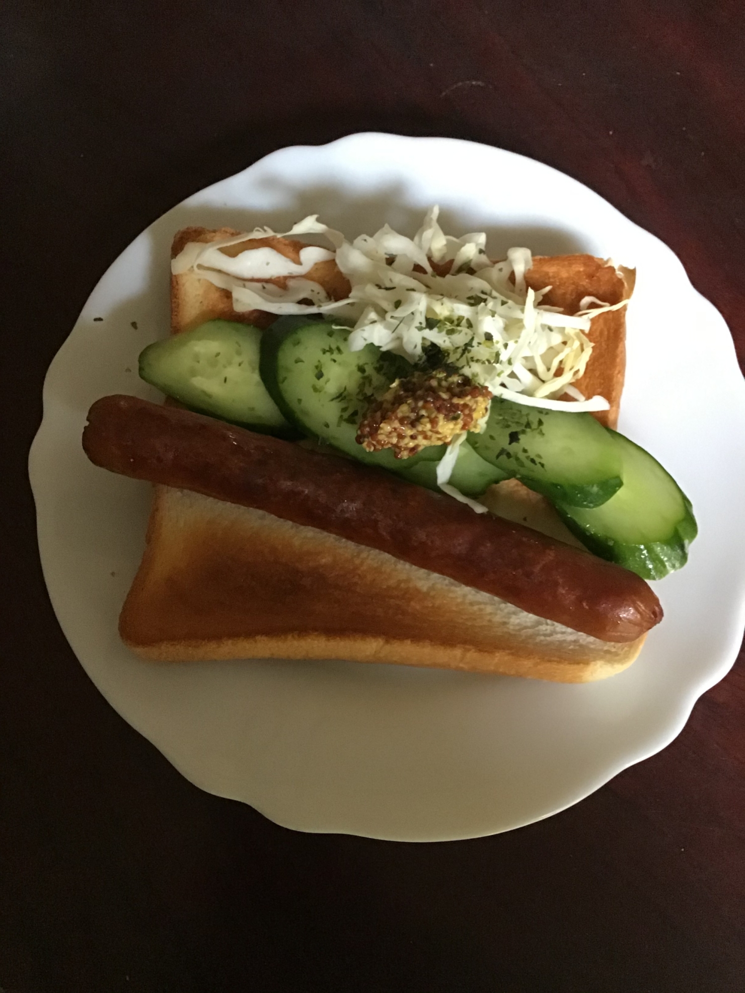 青のり香るロングソーセージと野菜の食パンサンド。