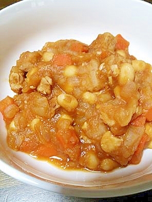 お箸が止まらないポークビーンズ