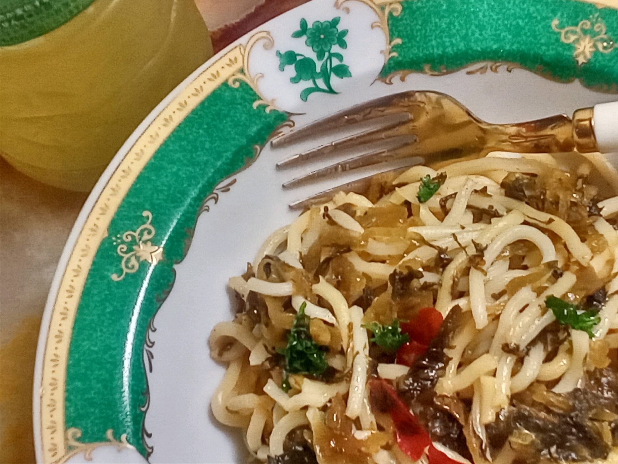 即席麺☆高菜漬けとパセリのパスタ