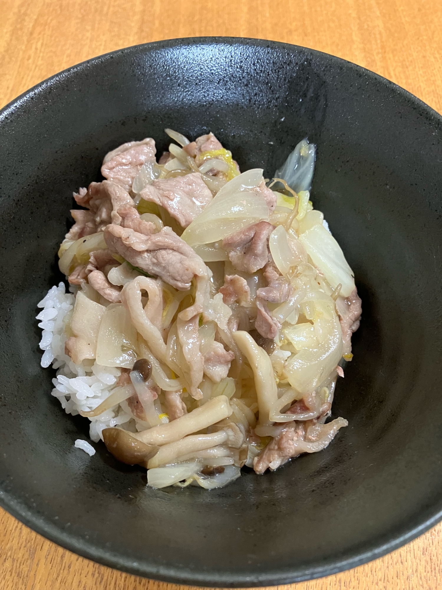 豚肉と白菜の塩トロ丼