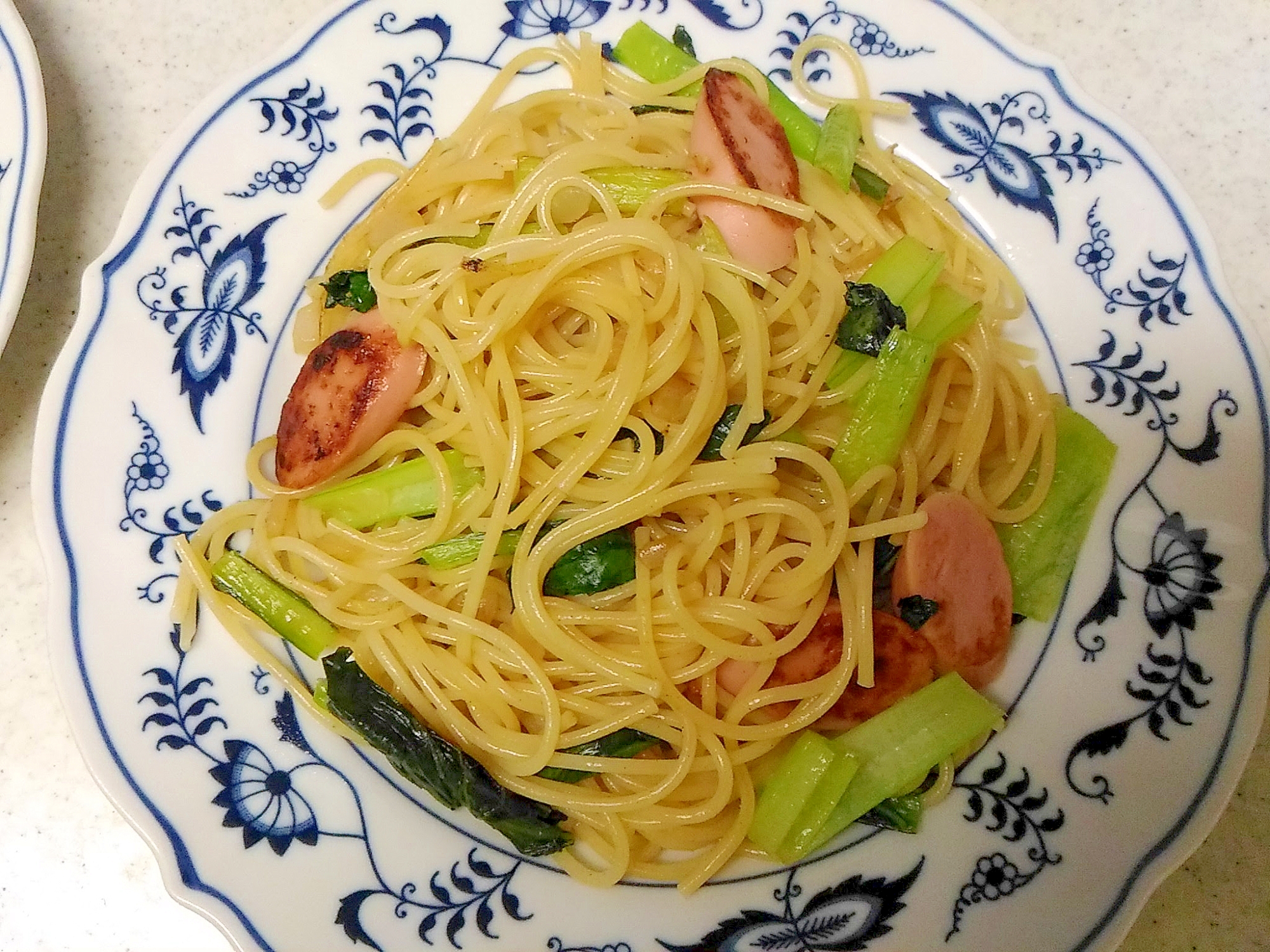 小松菜と魚肉ソーセージの塩パスタ