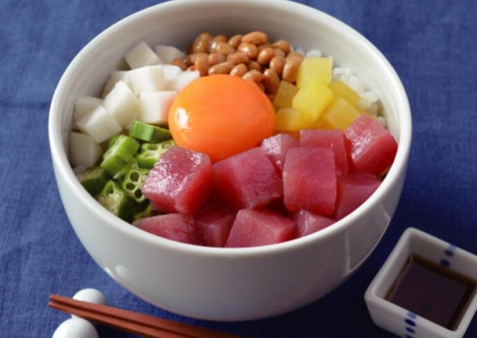 まぐろのばくだん丼