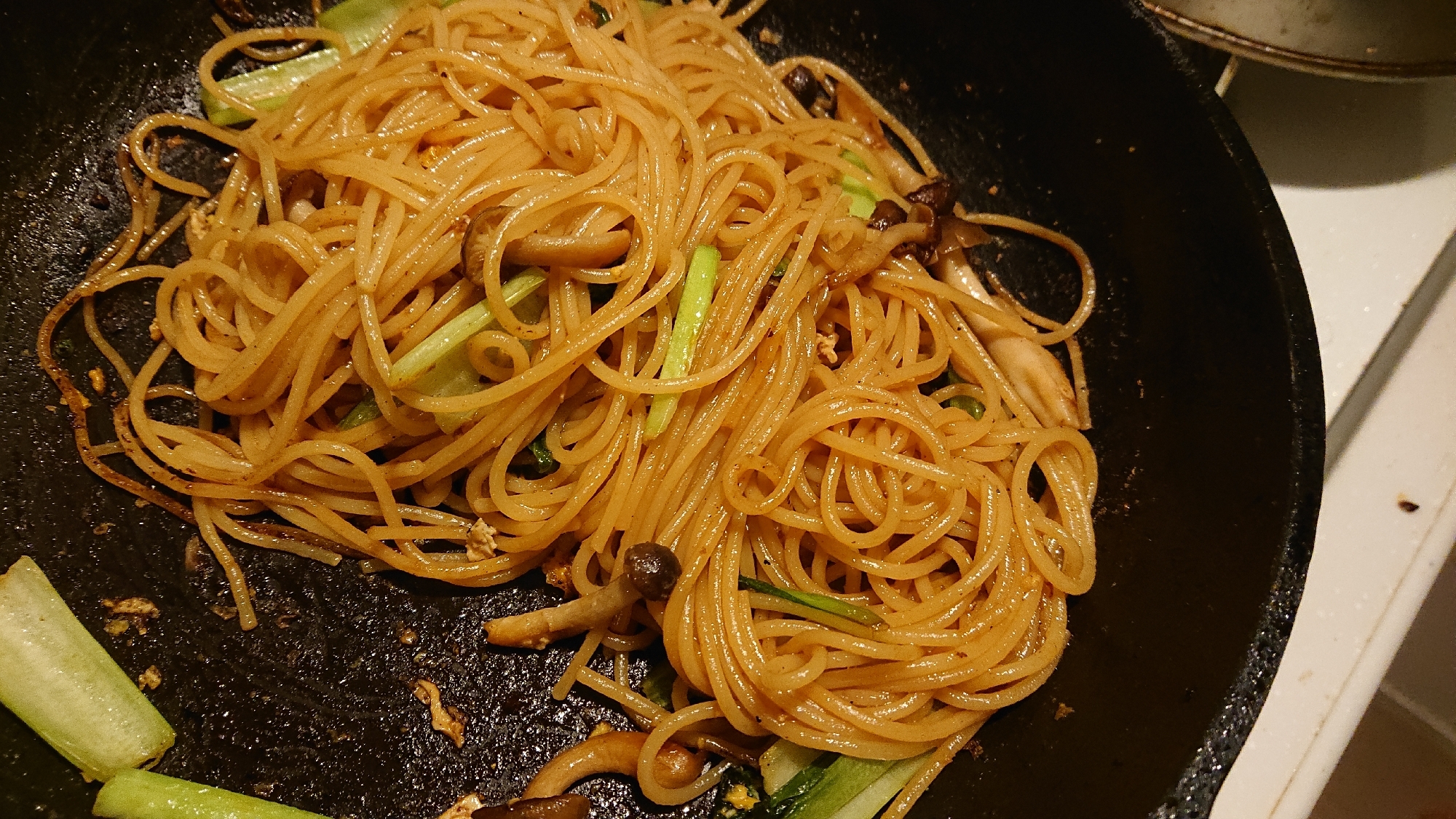 キノコの鶏ガラ醤油パスタ