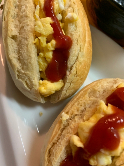 朝食に。ロールパンサンド
