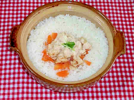100均土鍋でちょこっと鶏ご飯 レシピ 作り方 By Orisepon 楽天レシピ