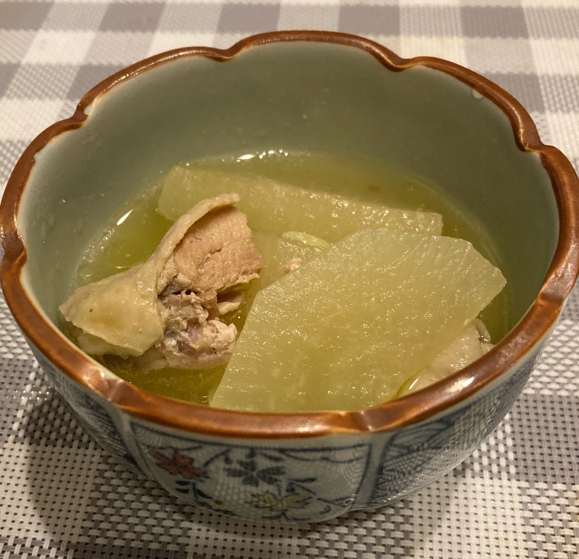 塩ラーメンのスープで☆大根と鶏肉の煮物♪