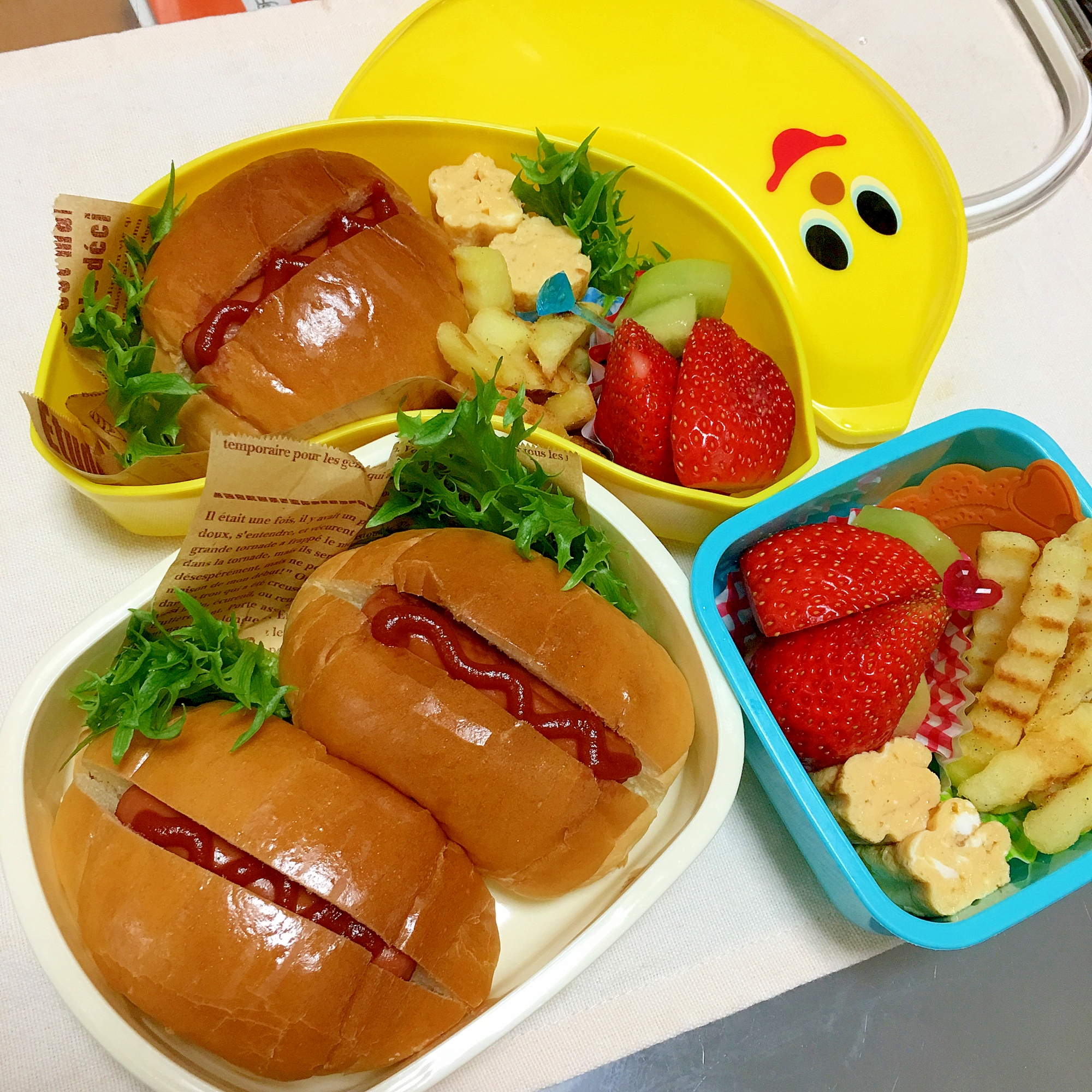 ミニドックとお花玉子と焼きポテトの幼稚園児弁当♡