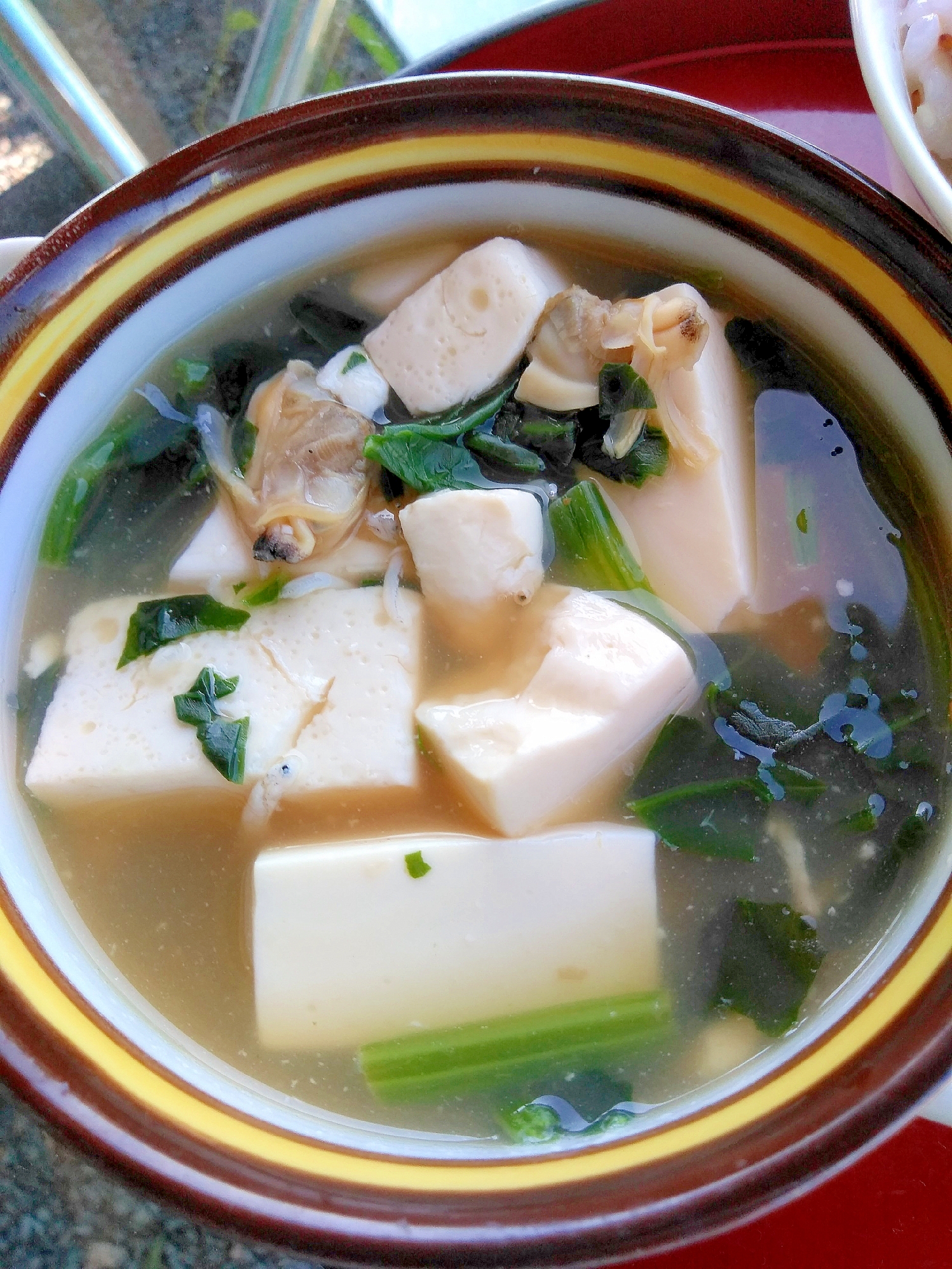 冷凍あさり、しらす、ほうれんそう、豆腐のスープ