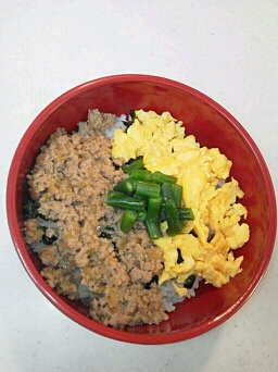 つゆだく豚そぼろ丼