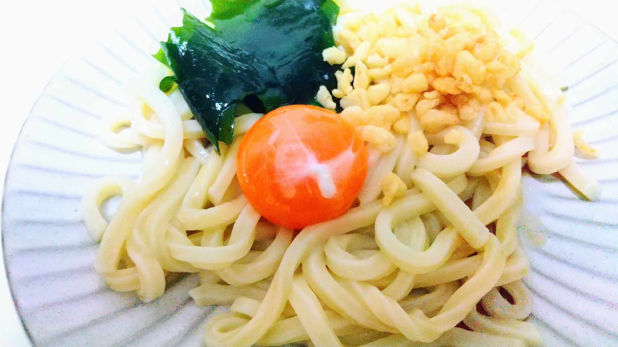 たまご天かすワカメのっけ釜揚げうどん