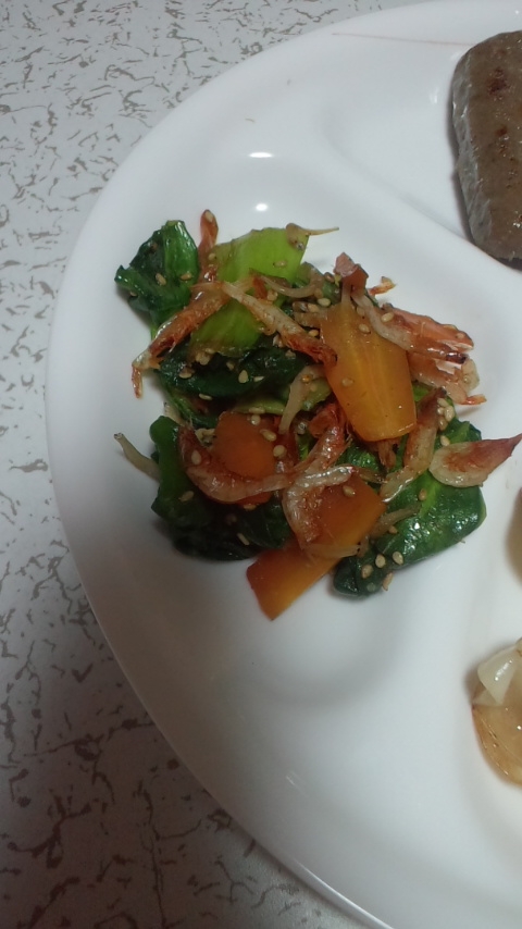 チンゲン菜と桜エビの炒め物