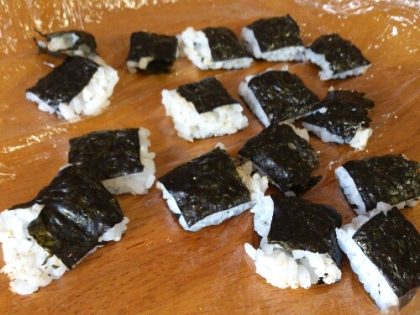 11カ月で初おにぎりでした(^^) パクパク食べてくれました！