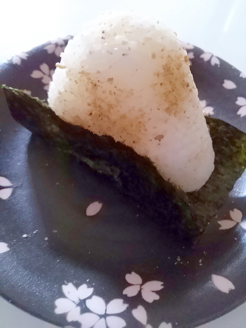 すりごまおにぎり レシピ 作り方 By ぐっち1618 楽天レシピ