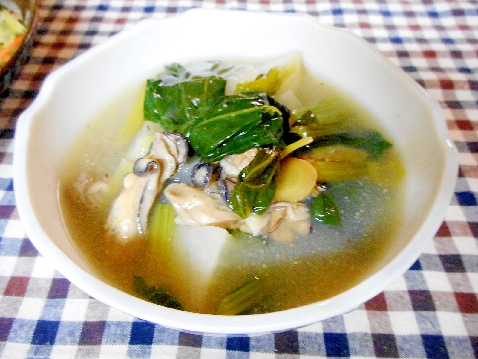 聖護院大根と牡蠣と小松菜のとろみスープ