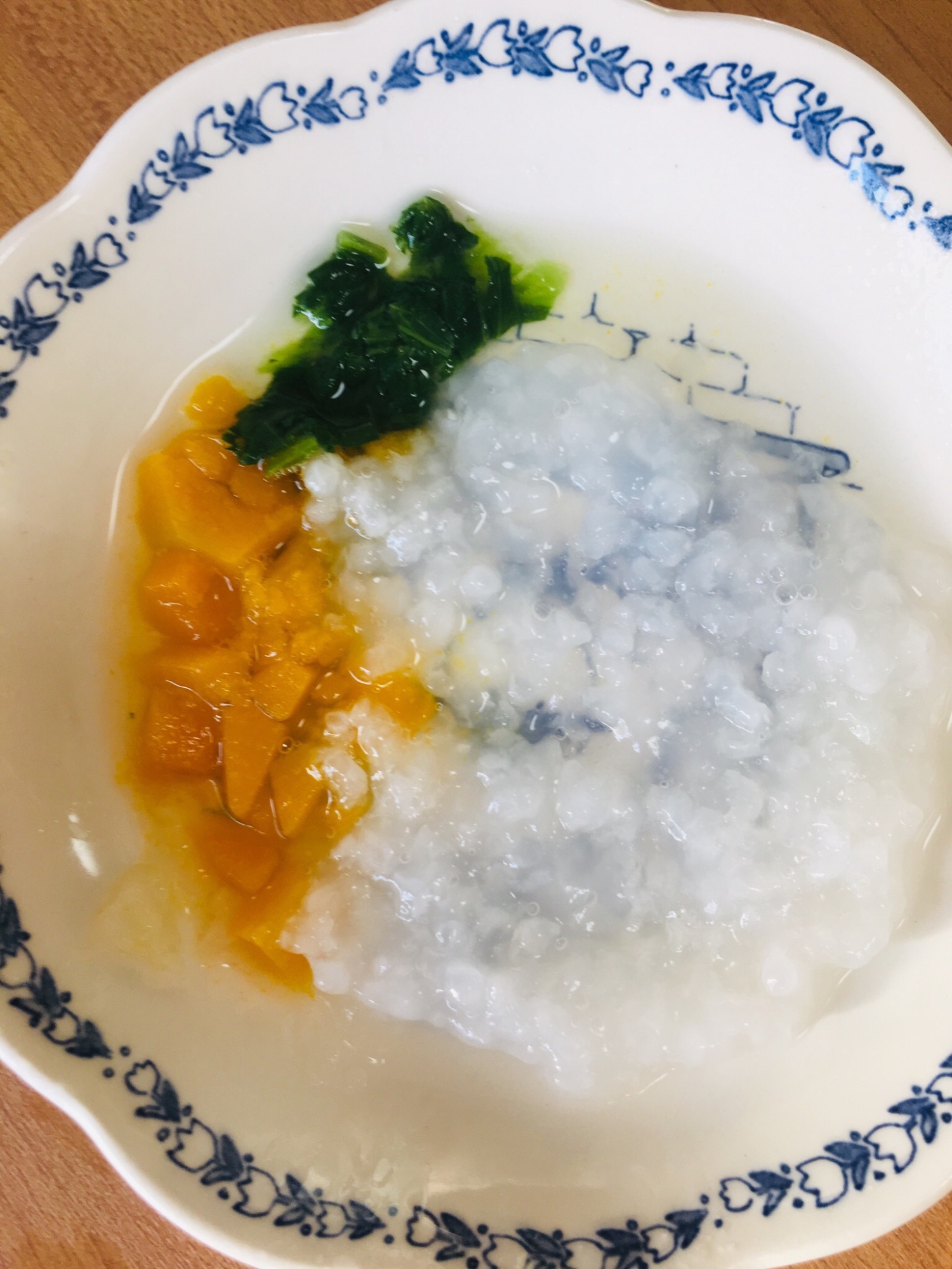 ⁑離乳食モグモグ期⁑小松菜とかぼちゃのお粥