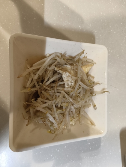 もやしと豚こまの炒め物