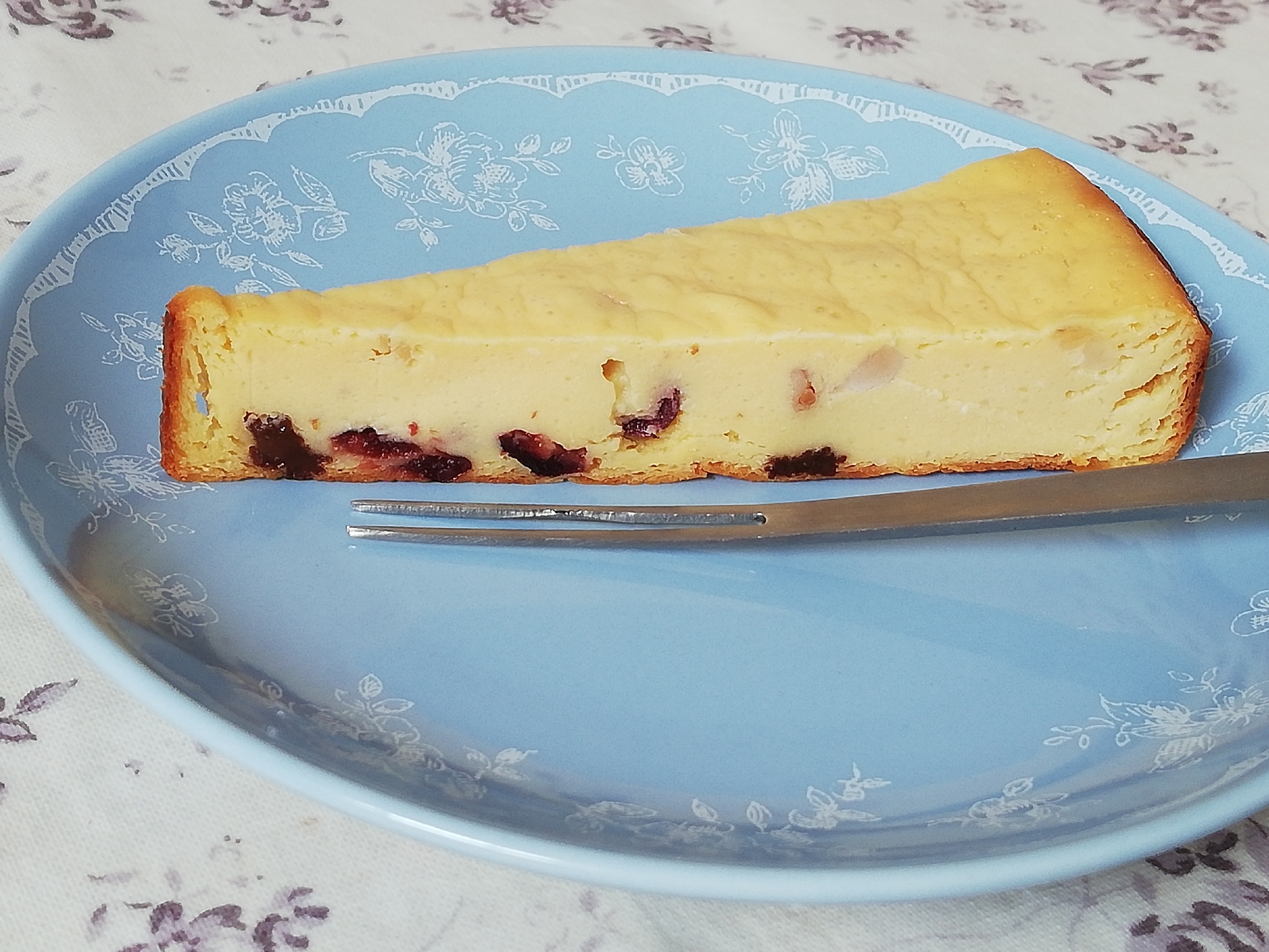 クランベリーとレーズンの簡単チーズケーキ レシピ 作り方 By かっぺ4217 楽天レシピ