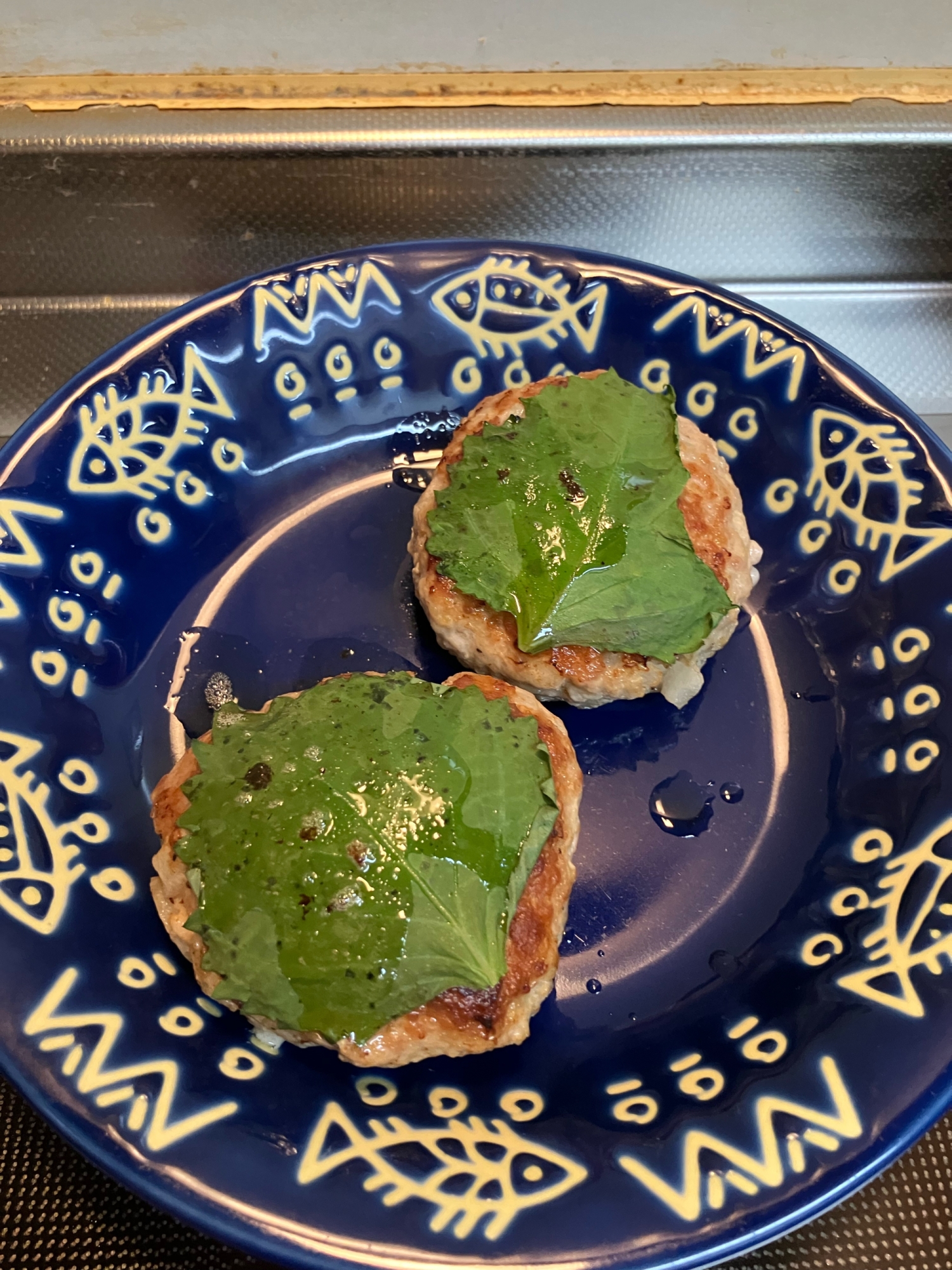 シャキシャキ♪蓮根ハンバーグ♪大葉乗せ^_^