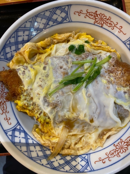 簡単なコツだけで卵とろとろ！カツ丼♡