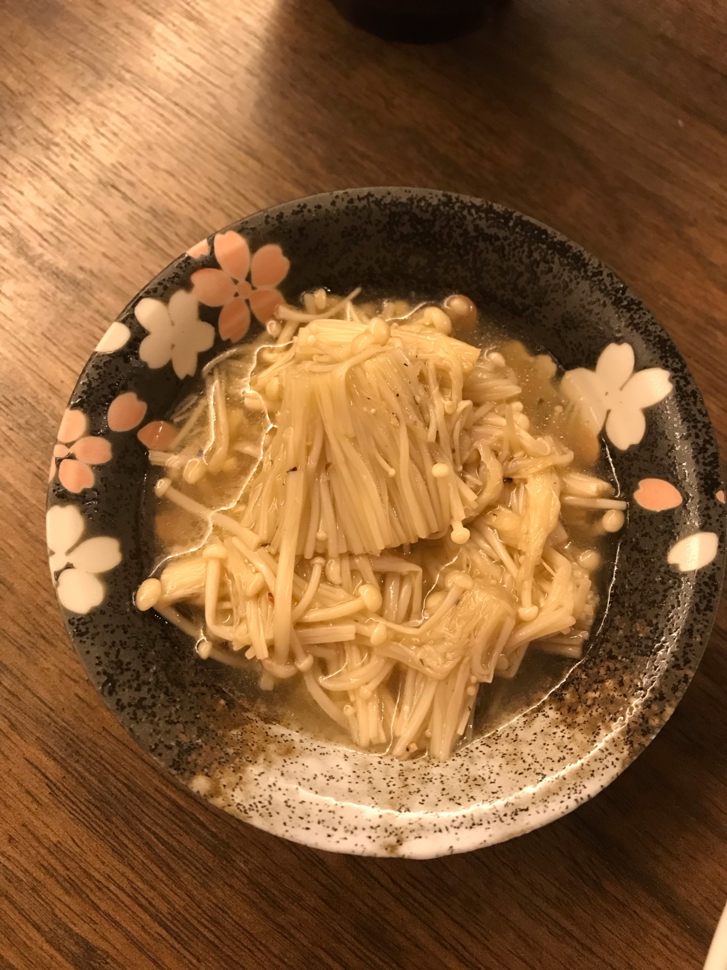 電子レンジで簡単♪やみつき！無限えのき