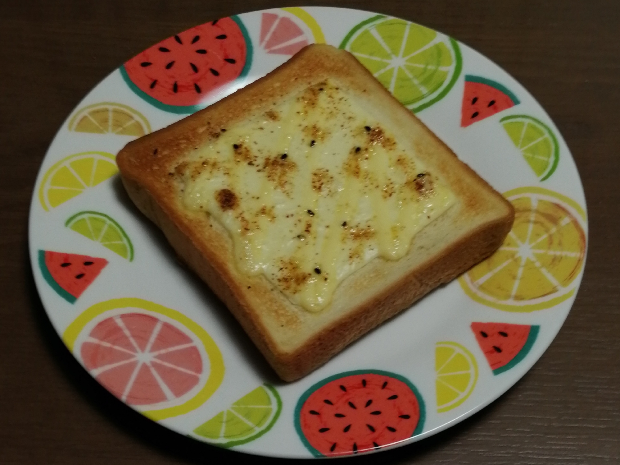ピリ辛七味トースト
