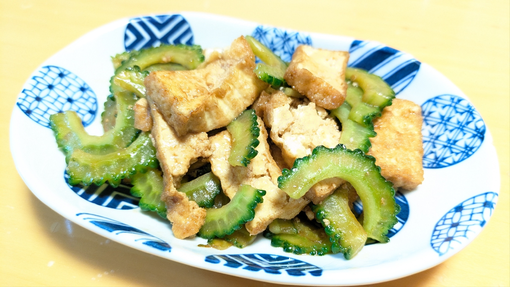 夏バテ防止☆ゴーヤと厚揚げのオイスターソース炒め