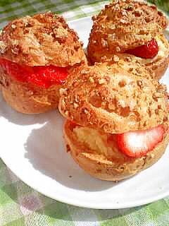 いちご入りシュークリーム レシピ 作り方 By Rakutennn001 楽天レシピ