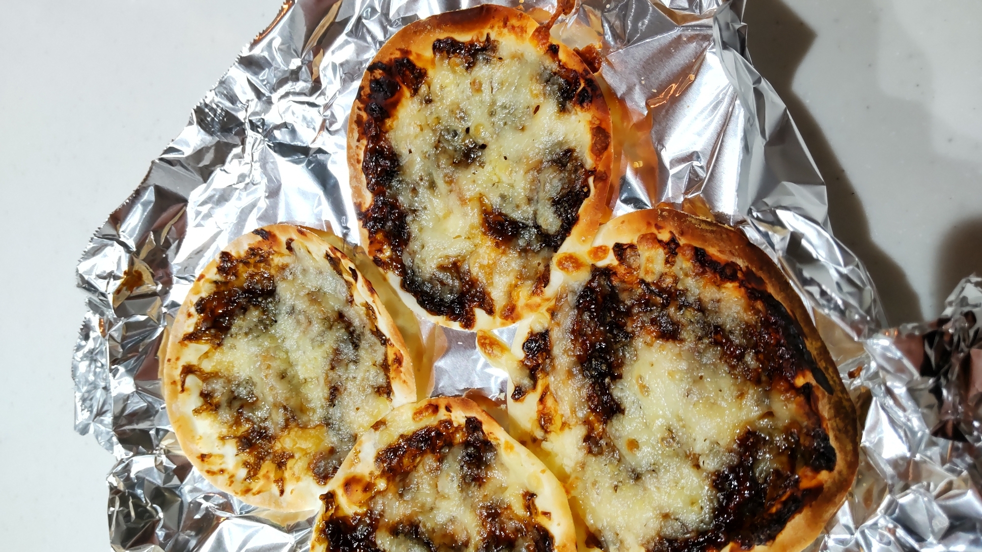 簡単おつまみ！餃子の皮で海苔チー焼き♪♪