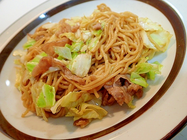 グルメのたれで　豚バラ肉とキャベツの焼きそば♬