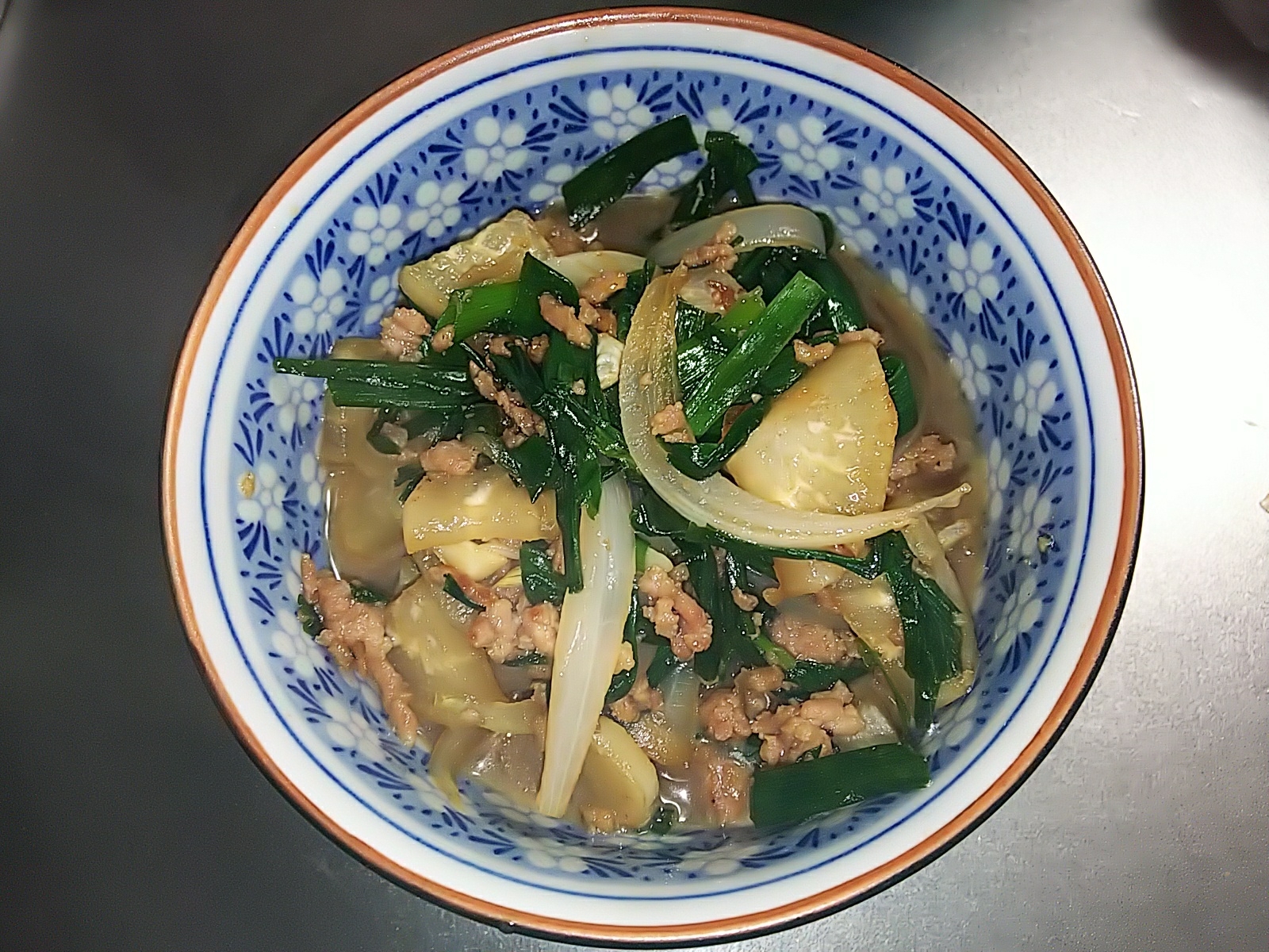 鳥ミンチ肉と大根のすき焼き風煮