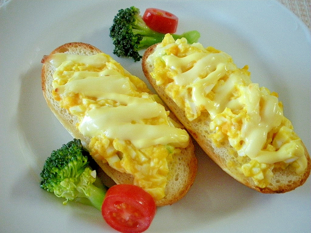 朝食に栄養満点！ゆで卵とチーズのプチパントースト♪