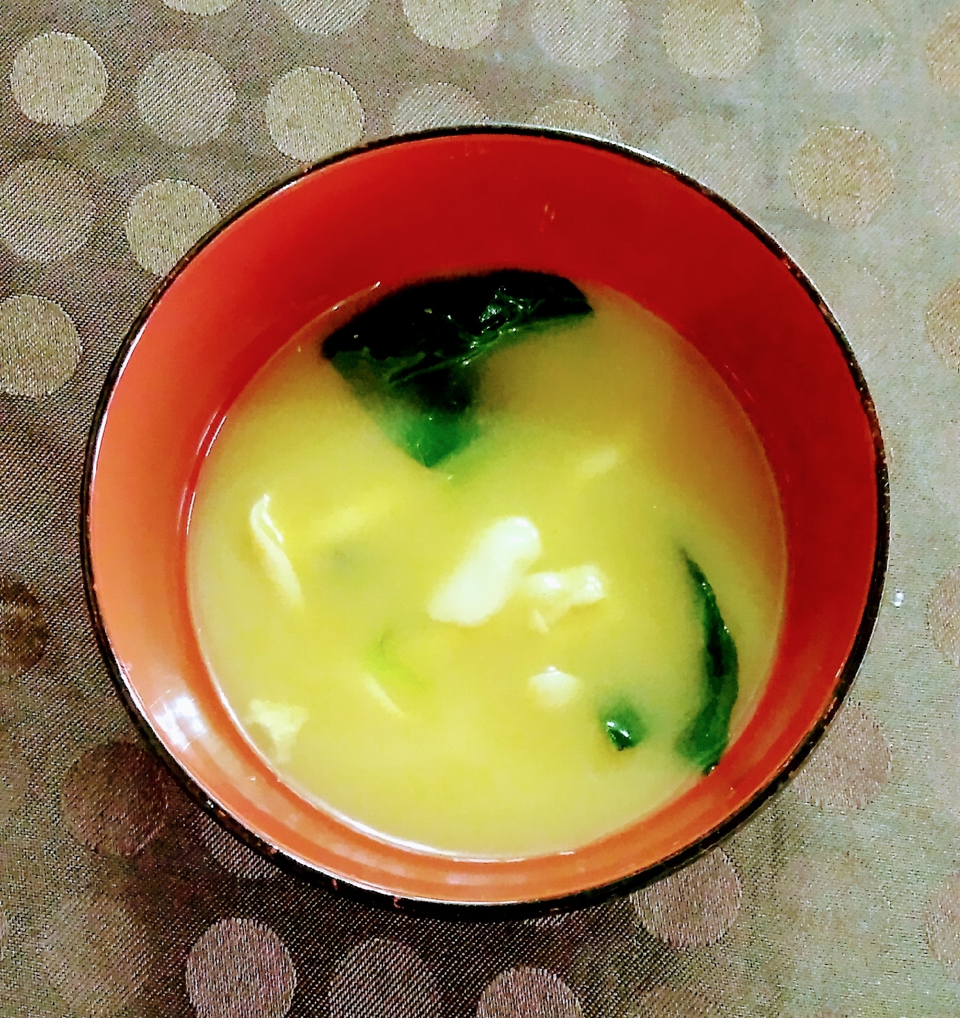 白しめじと小松菜の味噌汁