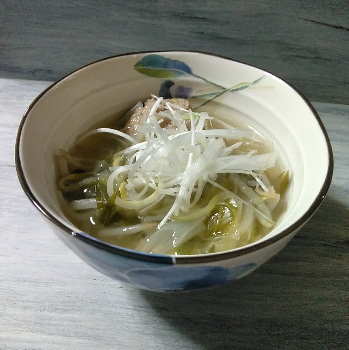 葱ともやしのスープ 白髪ねぎ入り レシピ 作り方 By ここなっつん 楽天レシピ
