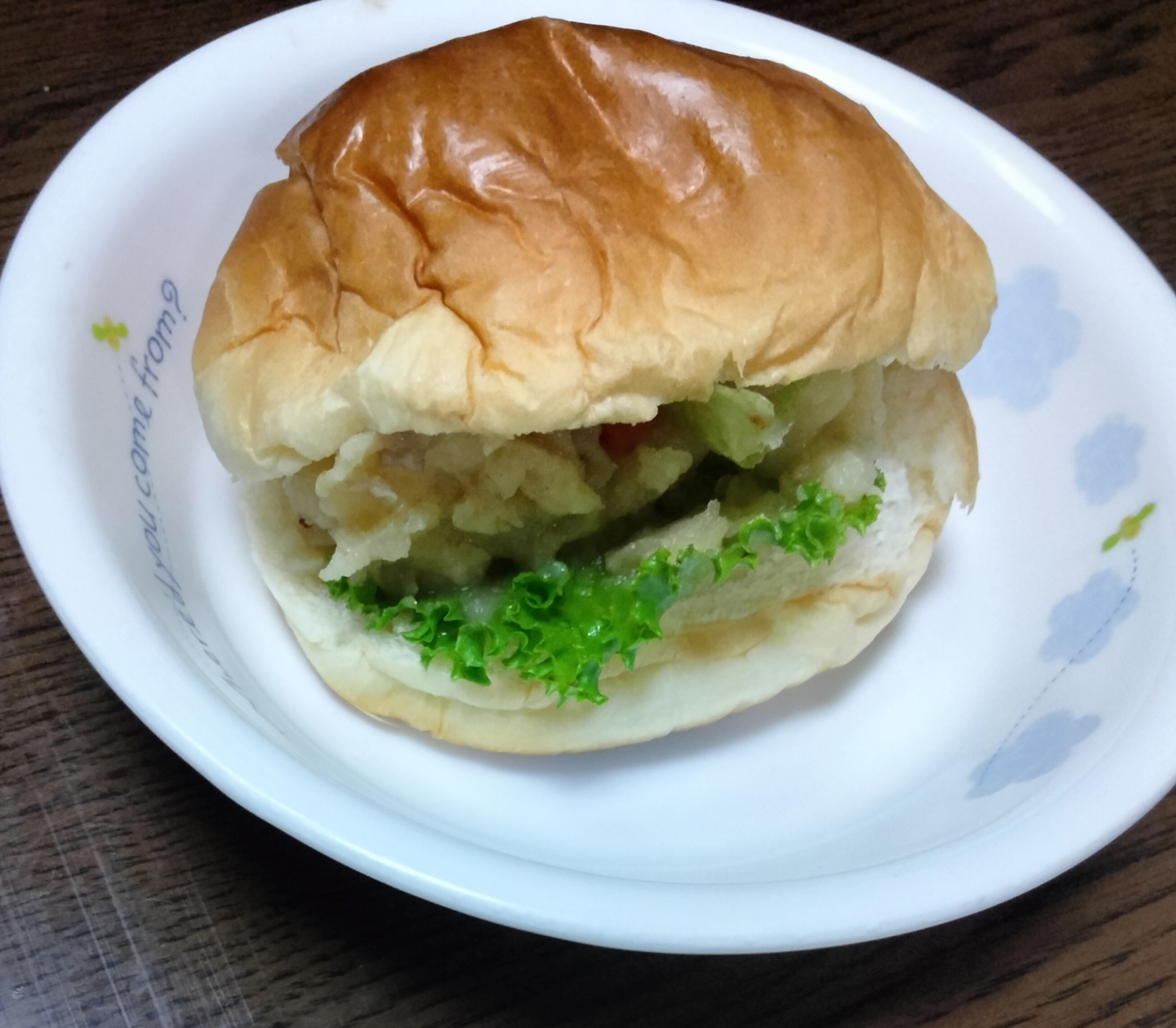 ロールパンサンド 肉じゃが挟んで