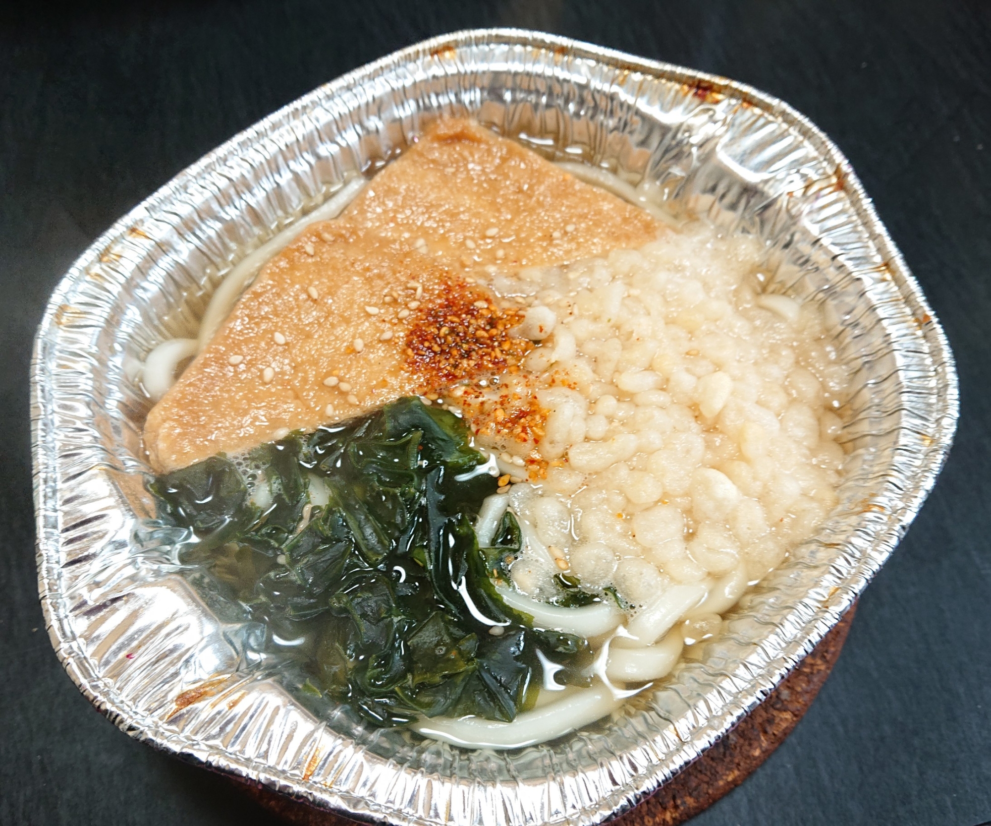 おんち☆ちょっとだけ贅沢な鍋焼ききつねうどん