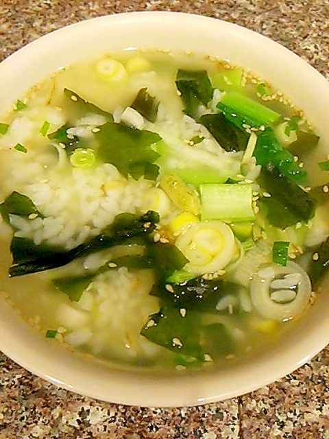 長ネギと小松菜のご飯わかめスープ