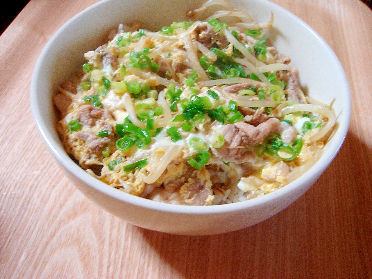 豚肉ともやしの卵とじ丼 レシピ 作り方 By 四月のヒーロー 楽天レシピ