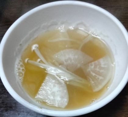 だいこんとえのきの味噌汁（昆布だし）